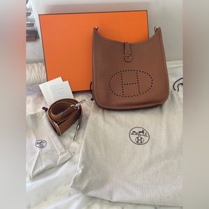 Hermes Taurillon Clemence Evelyne III PM Gold